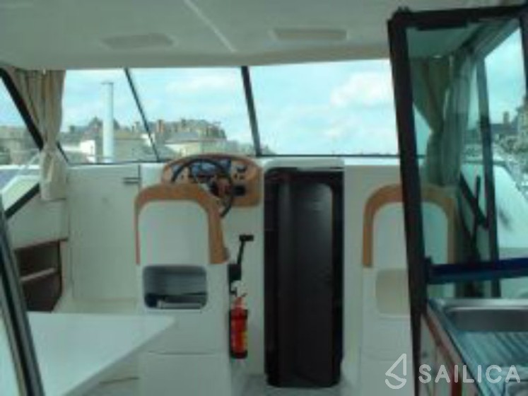 Confort 1100 - Yacht Charter Sailica