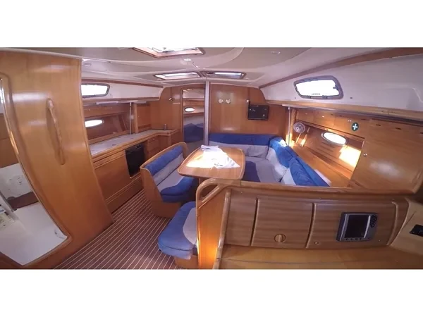 Bavaria 39 Cruiser - Yacht Charter Sailica