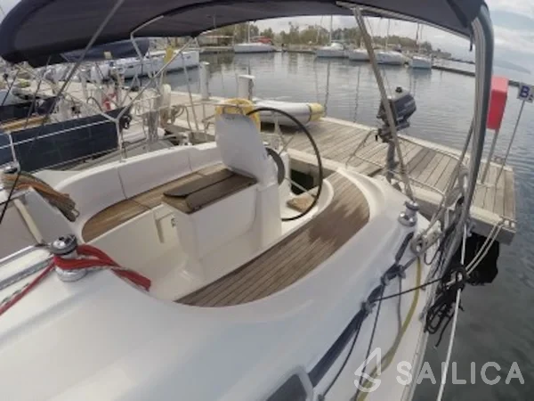 Bavaria 33 - Yacht Charter Sailica