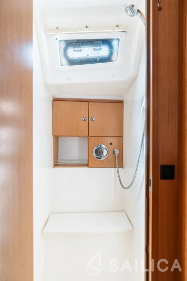 Bavaria 46 Cruiser - Yacht Charter Sailica