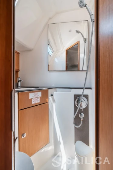 Bavaria 46 Cruiser - Yacht Charter Sailica