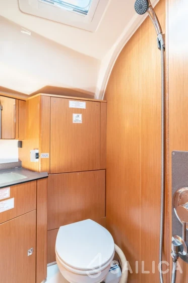 Bavaria 41 Cruiser - Yacht Charter Sailica