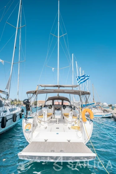 Bavaria 41 Cruiser - Yacht Charter Sailica