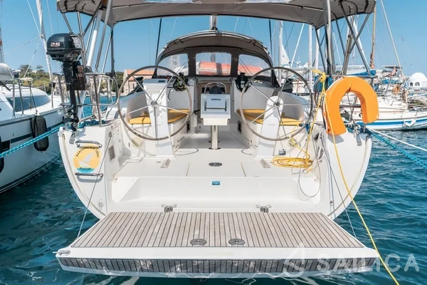 Bavaria 41 Cruiser - Yacht Charter Sailica