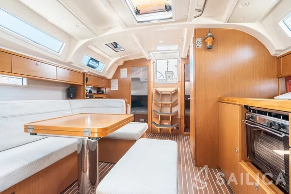 Bavaria 41 Cruiser - Yacht Charter Sailica