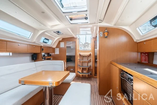 Bavaria 41 Cruiser - Yacht Charter Sailica
