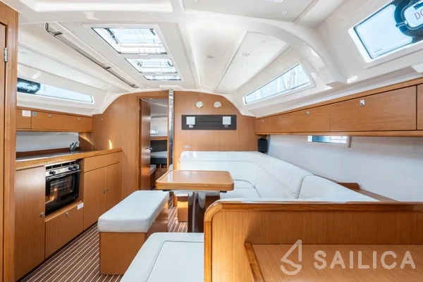 Bavaria 41 Cruiser - Yacht Charter Sailica