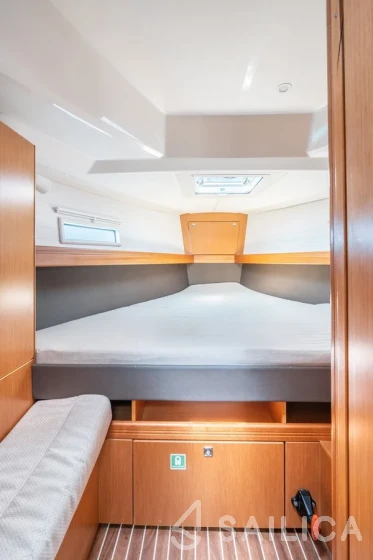 Bavaria 41 Cruiser - Yacht Charter Sailica