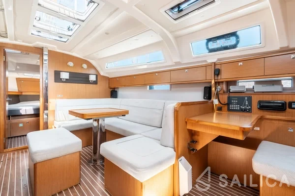 Bavaria 41 Cruiser - Yacht Charter Sailica