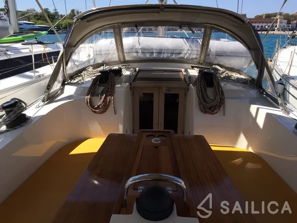 Bavaria 41 Cruiser - Yacht Charter Sailica