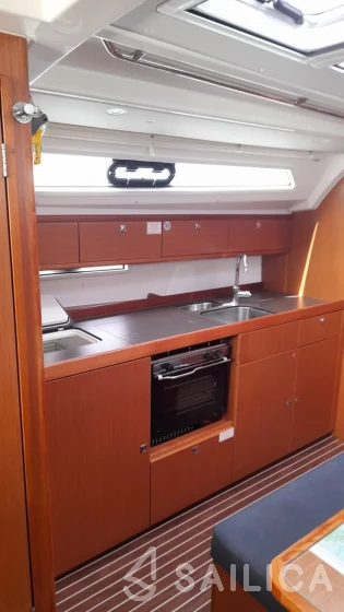 Bavaria 41 Cruiser - Yacht Charter Sailica