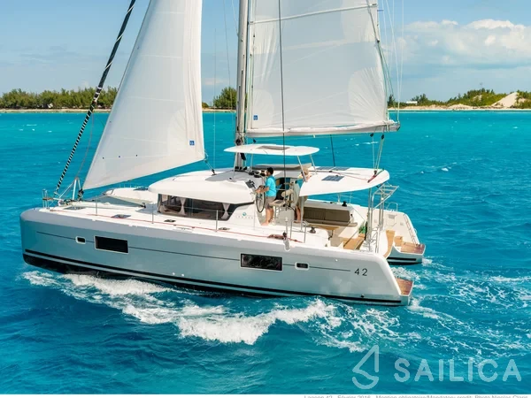 Lagoon 42 - Yacht Charter Sailica