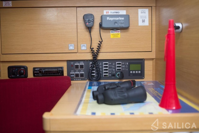 Elan 350 Performance - Yacht Charter Sailica
