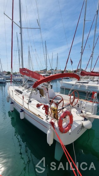 Elan 350 Performance - Yacht Charter Sailica