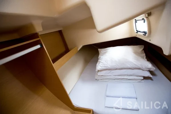 Elan 350 Performance - Yacht Charter Sailica