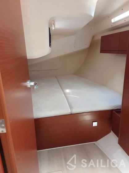 Hanse 418 - Yacht Charter Sailica