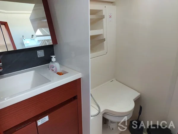Hanse 418 - Yacht Charter Sailica