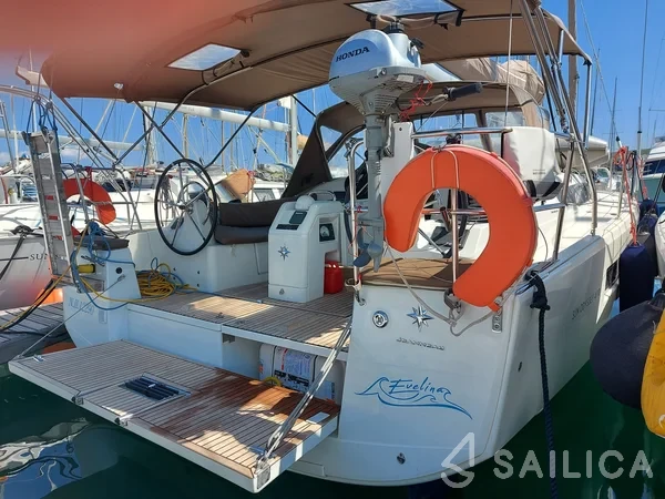 Sun Odyssey 410 - Yacht Charter Sailica