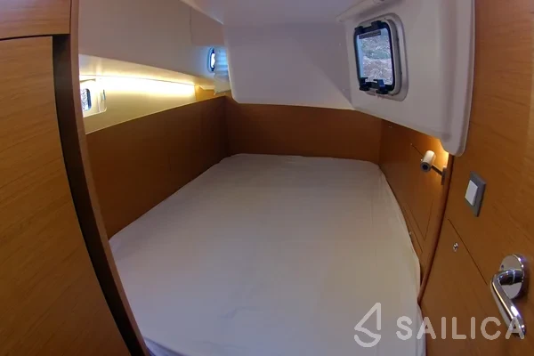 Sun Odyssey 410 - Yacht Charter Sailica