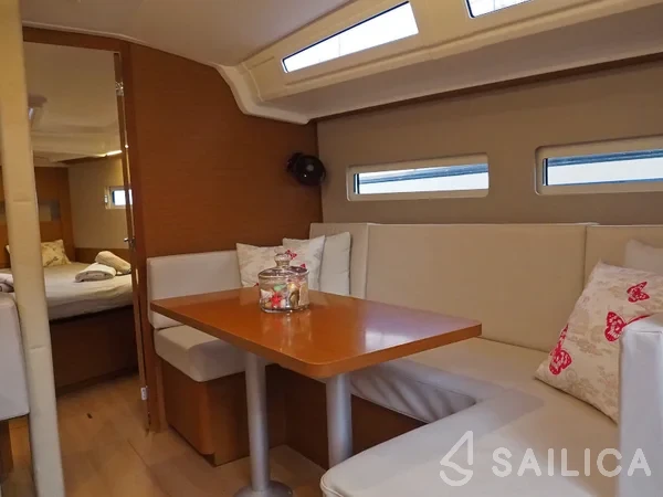 Sun Odyssey 410 - Yacht Charter Sailica