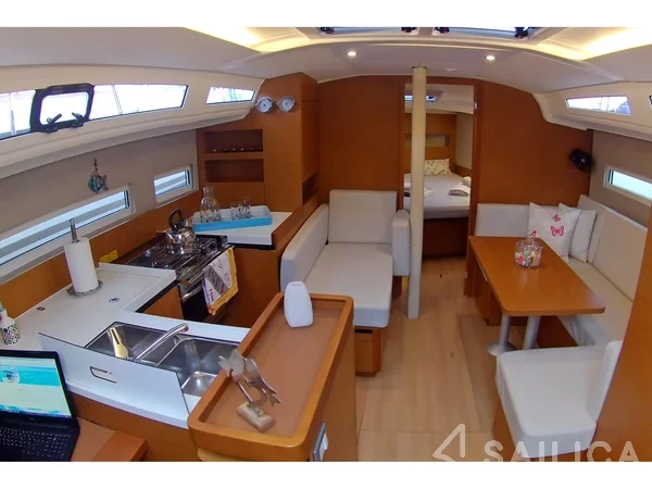 Sun Odyssey 410 - Yacht Charter Sailica