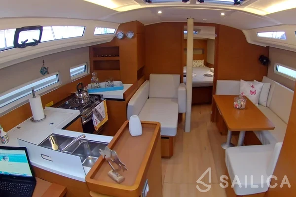 Sun Odyssey 410 - Yacht Charter Sailica