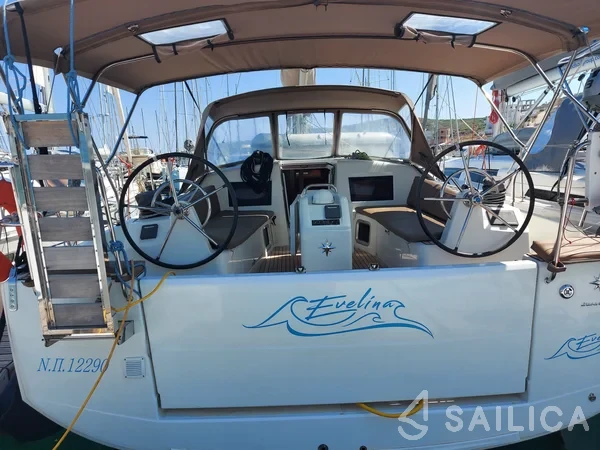 Sun Odyssey 410 - Yacht Charter Sailica