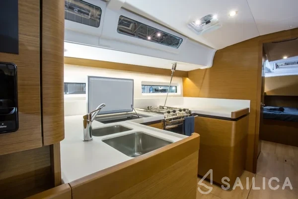 Sun Odyssey 490 - Yacht Charter Sailica