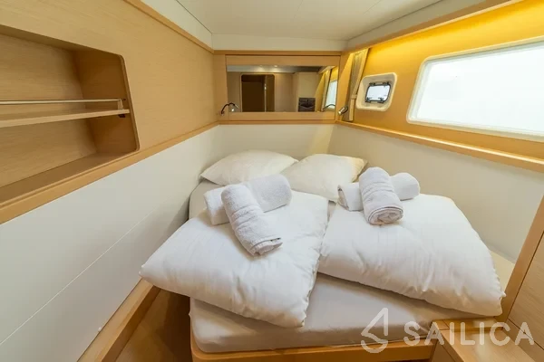 Lagoon 450 S - 4 + 2 cab. - Yacht Charter Sailica