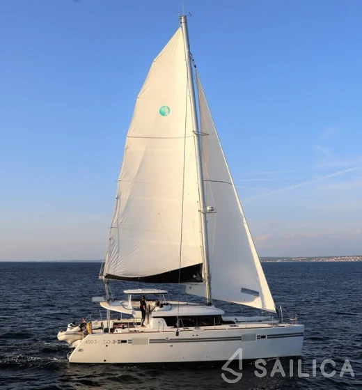 Lagoon 450 S - 4 + 2 cab. - Yacht Charter Sailica