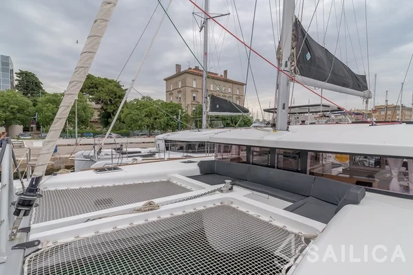 Lagoon 450 S - 4 + 2 cab. - Yacht Charter Sailica