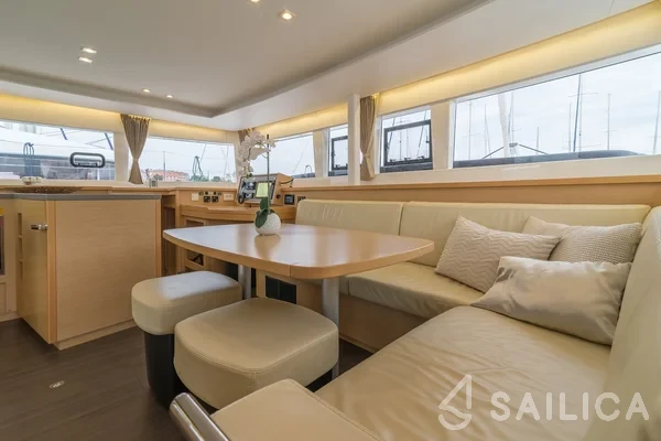 Lagoon 450 S - 4 + 2 cab. - Yacht Charter Sailica