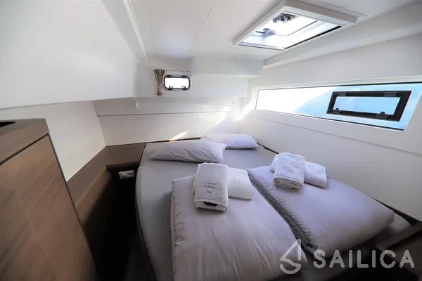 Lagoon 40 - Yacht Charter Sailica