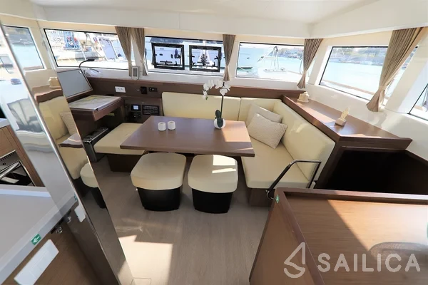 Lagoon 40 - Yacht Charter Sailica