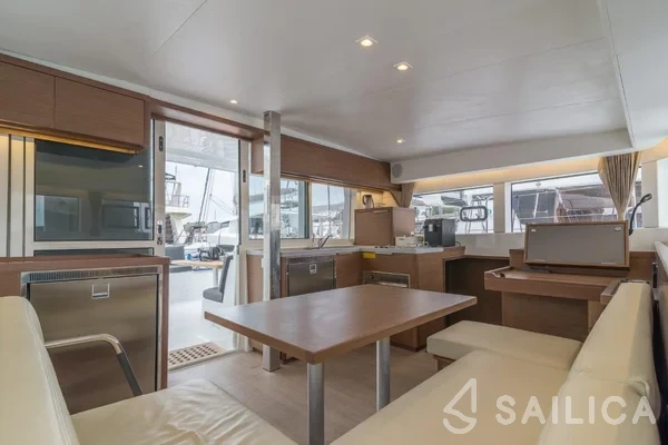 Lagoon 40 - Yacht Charter Sailica