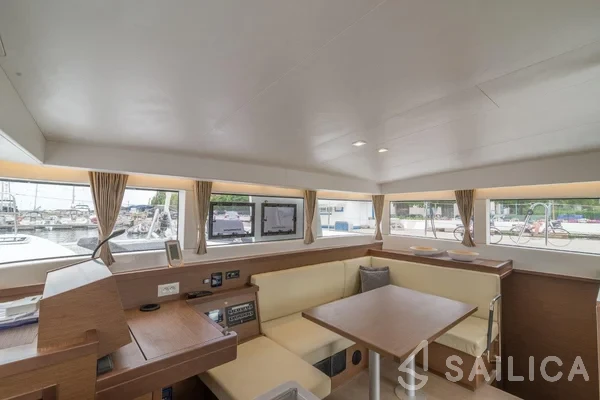 Lagoon 40 - Yacht Charter Sailica