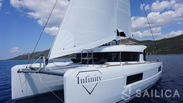 Lagoon 40 - Yacht Charter Sailica