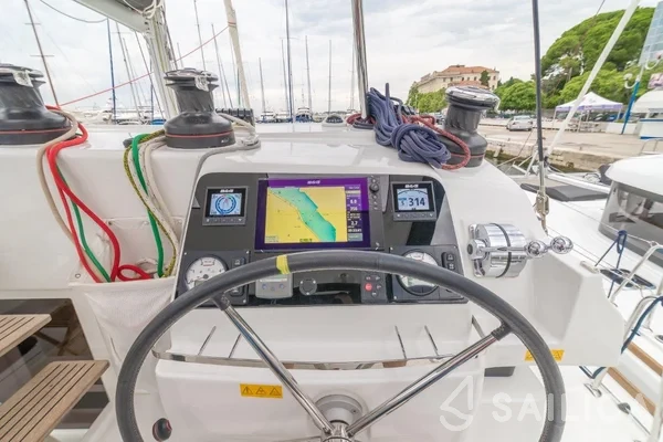 Lagoon 40 - Yacht Charter Sailica