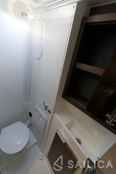 Lagoon 40 - Yacht Charter Sailica