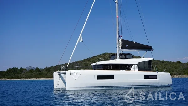 Lagoon 40 - Yacht Charter Sailica