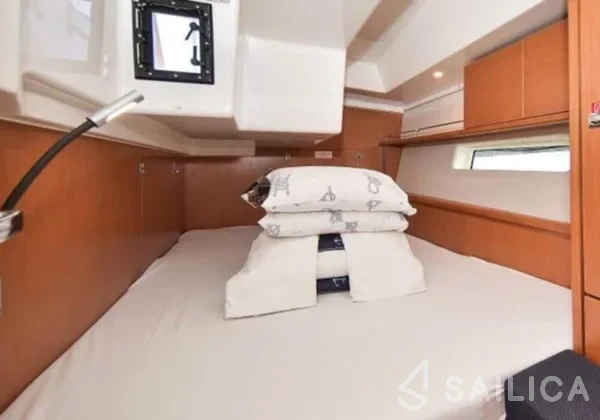Bavaria 45 Cruiser - Yacht Charter Sailica