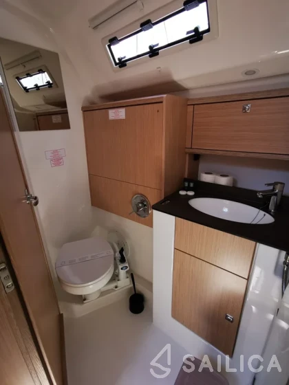 Bavaria 51 Cruiser - Yacht Charter Sailica