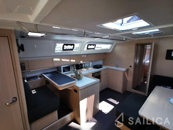 Bavaria 51 Cruiser - Yacht Charter Sailica