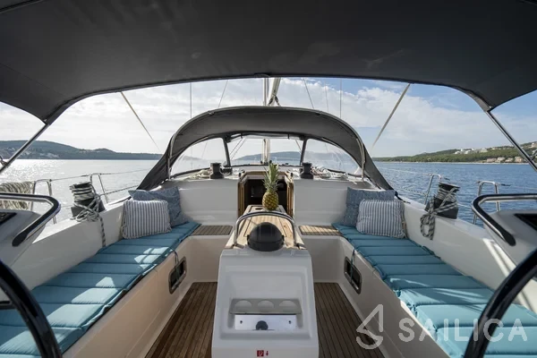 Bavaria 51 Cruiser - Yacht Charter Sailica