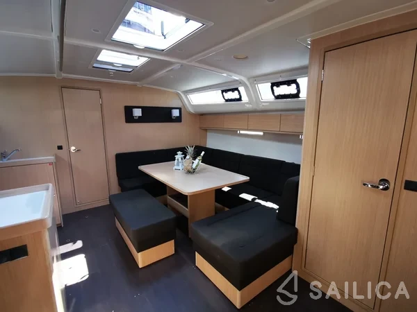 Bavaria 51 Cruiser - Yacht Charter Sailica