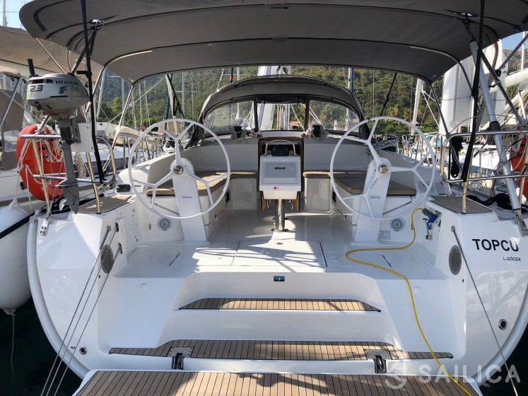 Bavaria 46 Cruiser - Yacht Charter Sailica