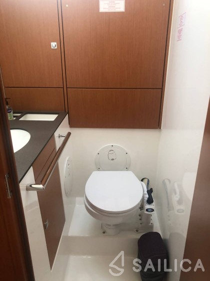 Bavaria 46 Cruiser - Yacht Charter Sailica