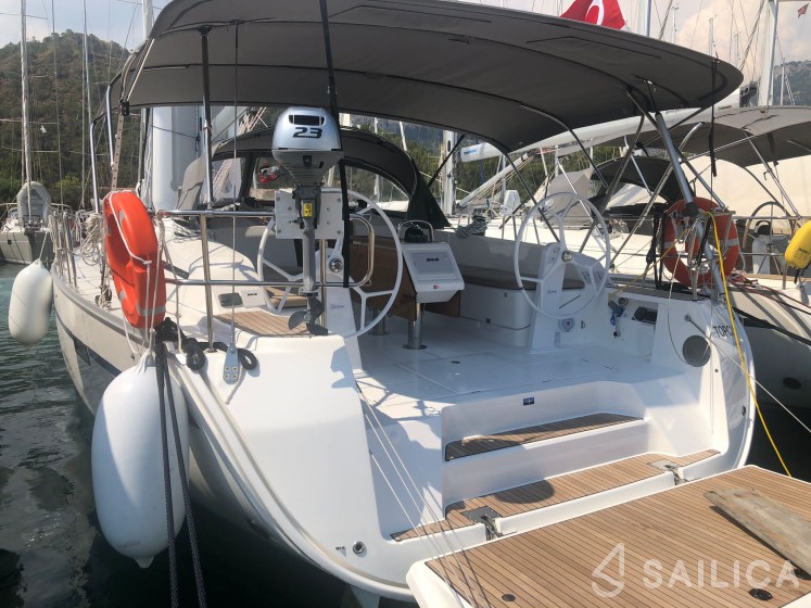 Bavaria 46 Cruiser - Yacht Charter Sailica