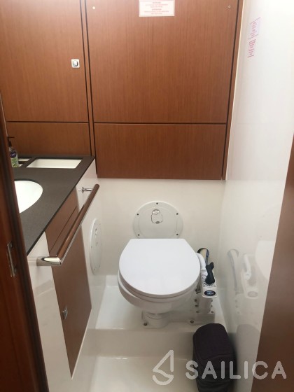 Bavaria 46 Cruiser - Yacht Charter Sailica