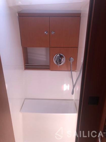 Bavaria 46 Cruiser - Yacht Charter Sailica